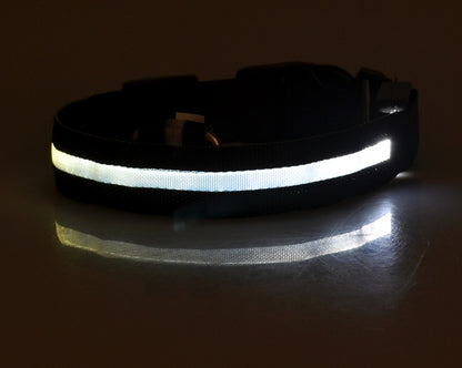 Nylon LED verlichte halsband - oplaadbaar of op batterijen